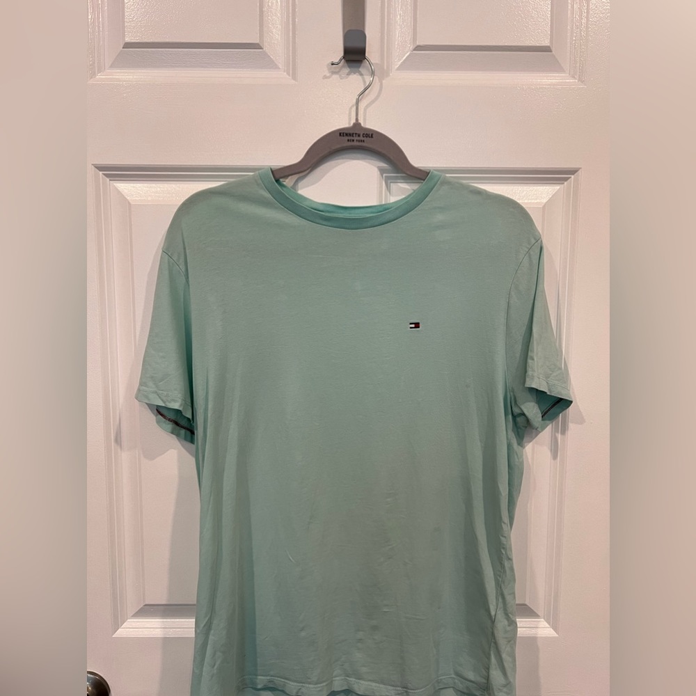 Tommy Hilfiger Nantucket T-shirt Men’s Medium Solid Cotton Light Teal Blue Soft